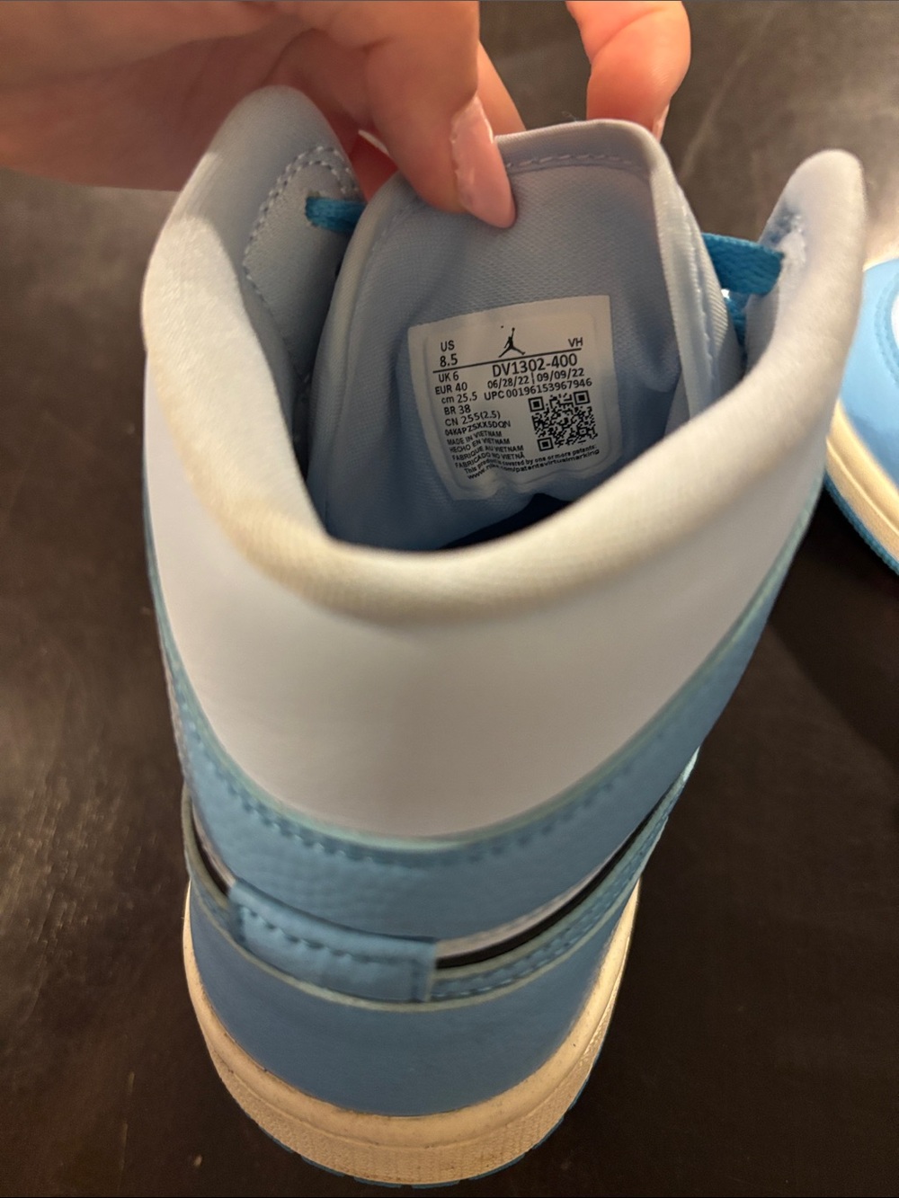 AIR JORDAN 1 MID SE - Picture 2 of 14